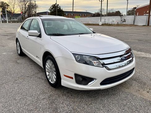 Used 2012 Ford Fusion Hybrid image 2