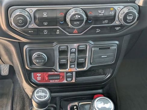 Used 2021 Jeep Wrangler Unlimited Rubicon AWD/4WD image 21