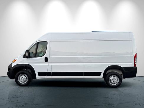 Used 2025 RAM ProMaster 2500 w/ Convenience Group image 7
