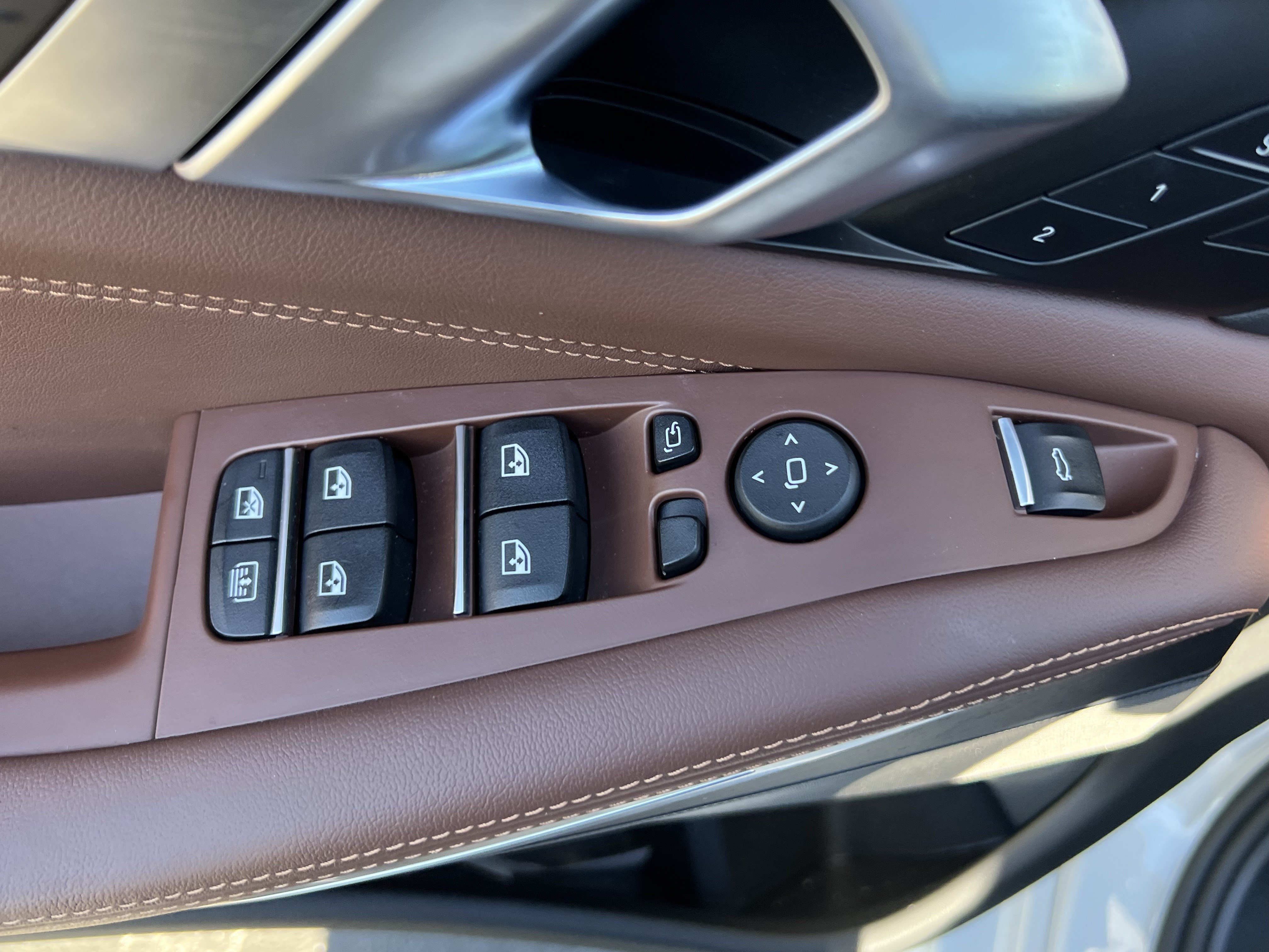 Certified 2026 BMW X7 xDrive40i w/ M Sport Package AWD/4WD image 15