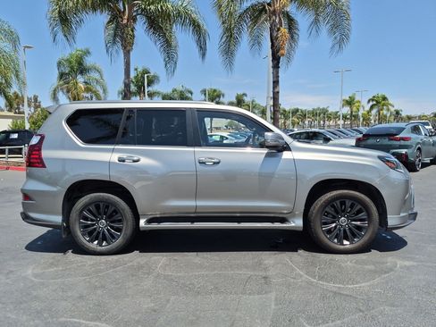Used 2021 Lexus GX 460 Luxury w/ Sport Design Package AWD/4WD image 11