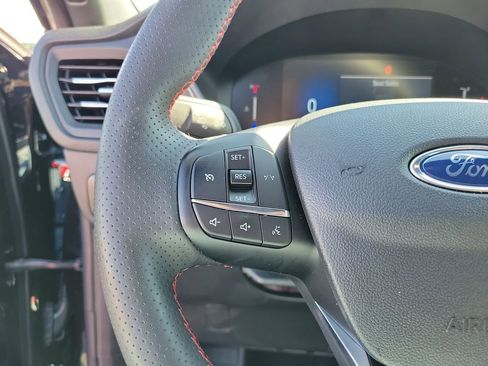 Certified 2025 Ford Escape ST-Line AWD/4WD image 24