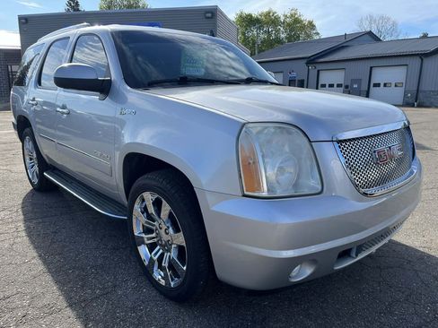 Used 2011 GMC Yukon Denali AWD/4WD image 4
