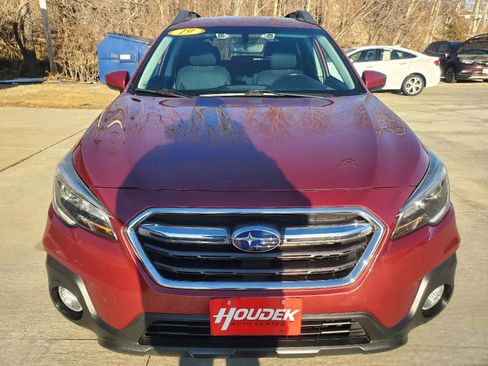 Used 2019 Subaru Outback 2.5i Premium image 2