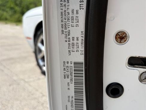 Used 2015 Dodge Challenger SXT Plus RWD image 31