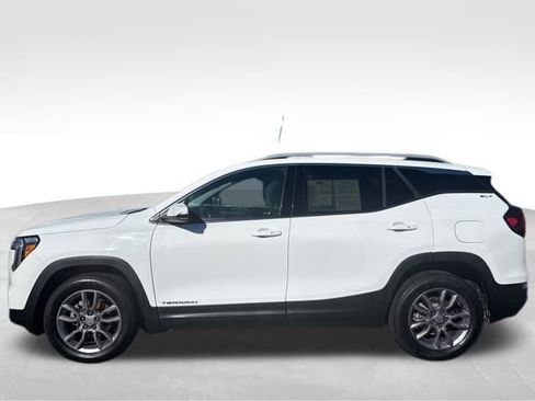 Used 2023 GMC Terrain SLT image 4