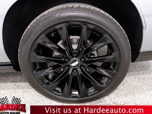 Used 2026 Cadillac Escalade ESV Platinum Sport w/ LPO, ONYX Package AWD/4WD image 10