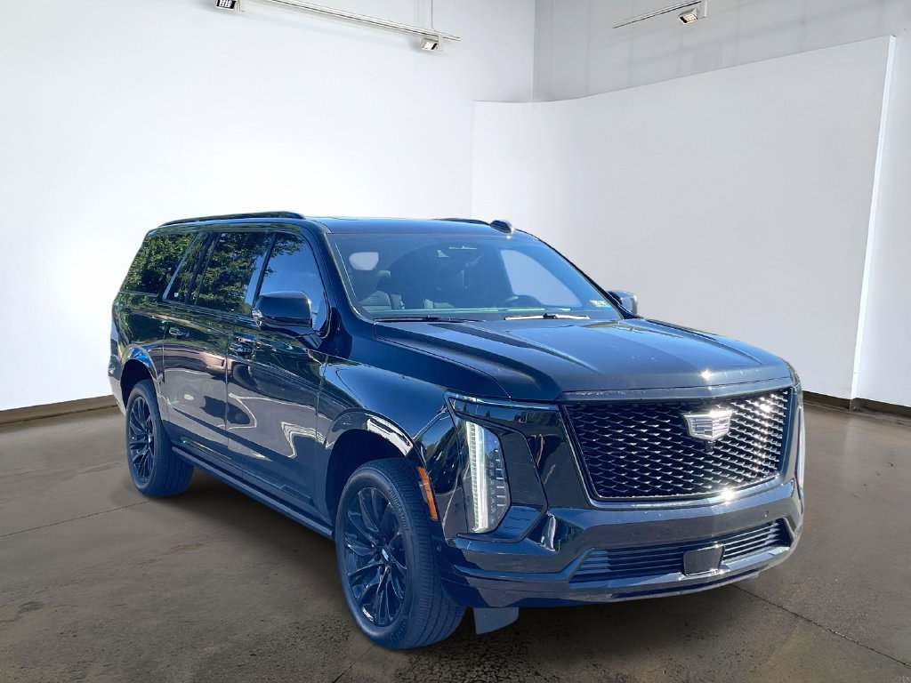Used 2026 Cadillac Escalade ESV Sport w/ LPO, ONYX Package AWD/4WD image 3