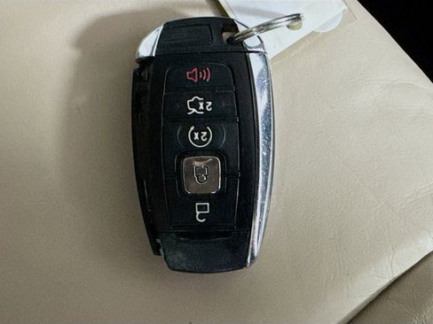 Used 2017 Lincoln MKC Select w/ Select Plus Package image 36