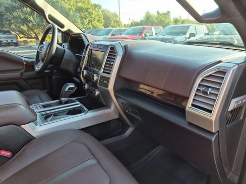 Used 2015 Ford F150 Platinum w/ Equipment Group 701A Luxury AWD/4WD image 40