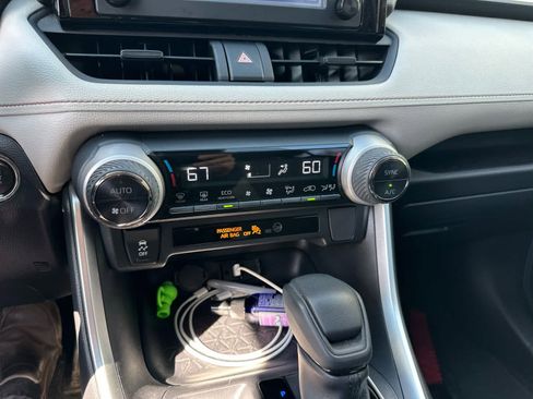 Used 2019 Toyota RAV4 XLE image 10