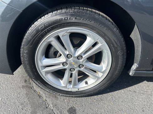 Used 2017 Chevrolet Cruze LT w/ Convenience Package image 8