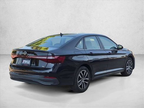 Used 2025 Volkswagen Jetta SE FWD image 5