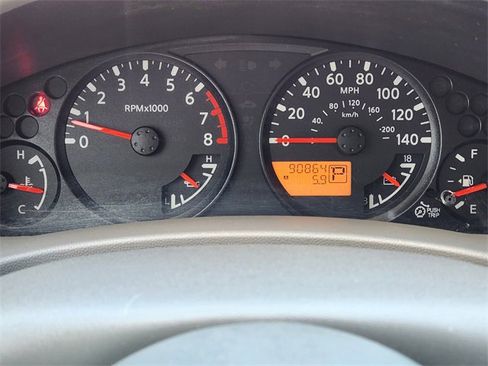 Used 2018 Nissan Frontier SV image 15