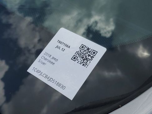 Used 2018 Jeep Cherokee Latitude image 24