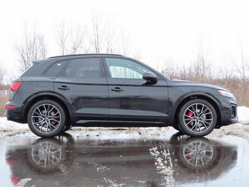 Used 2022 Audi SQ5 Prestige w/ Prestige Package image 2