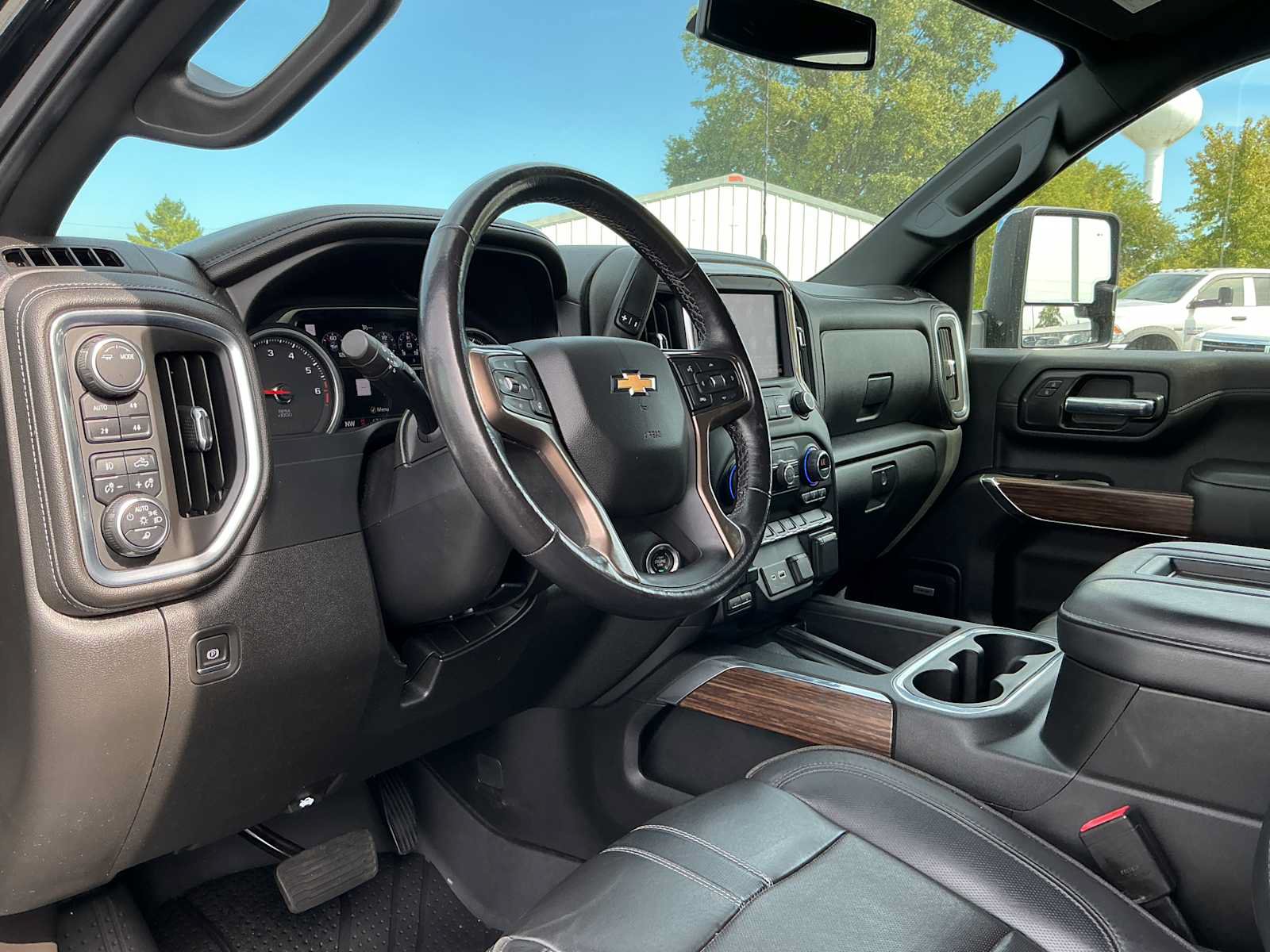 Used 2021 Chevrolet Silverado 2500 High Country AWD/4WD image 15