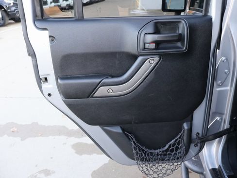 Used 2018 Jeep Wrangler Unlimited Sport S image 21