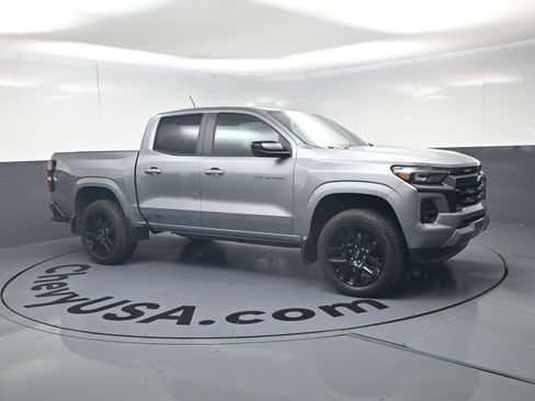 Used 2024 Chevrolet Colorado Z71 w/ Z71 Convenience Package 2 AWD/4WD image 2