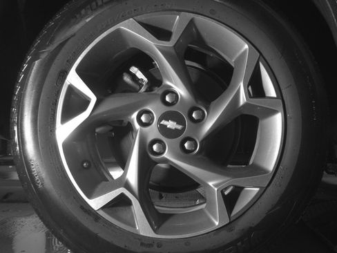 Used 2025 Chevrolet Trax LT w/ LT Convenience Package FWD image 15