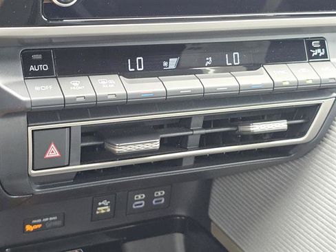 Certified 2025 Toyota Camry SE image 21