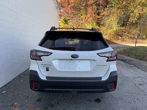 Used 2022 Subaru Outback Premium image 16
