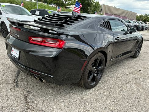 Used 2016 Chevrolet Camaro SS RWD image 4