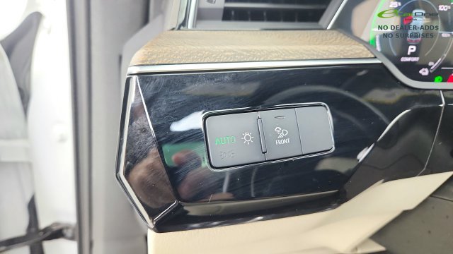 Used 2024 Audi Q8 e-tron Premium AWD/4WD image 50