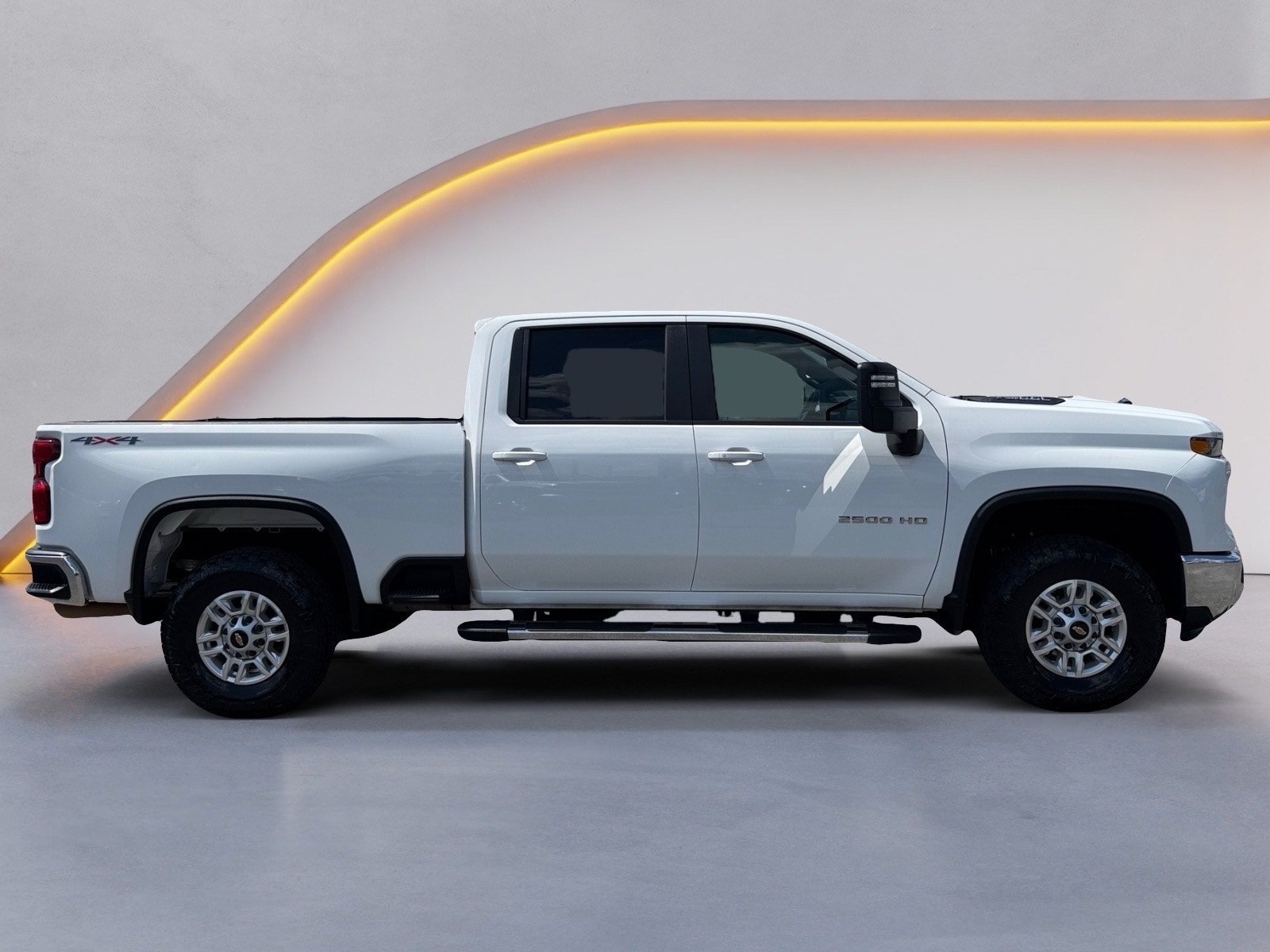 Used 2025 Chevrolet Silverado 2500 LT w/ Convenience Package AWD/4WD image 2