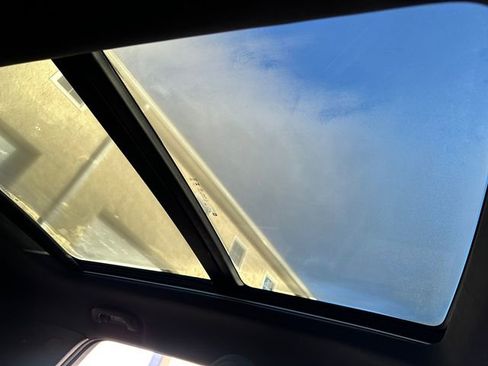 Used 2023 Chevrolet TrailBlazer RS w/ Sun and Liftgate Package image 17