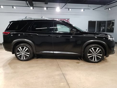 Used 2024 Nissan Pathfinder Platinum w/ Cargo Package FWD image 8