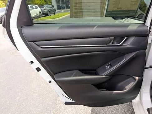 Used 2020 Honda Accord Sport image 29