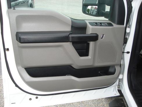 Used 2020 Ford F250 XL w/ Power Equipment Group AWD/4WD image 19