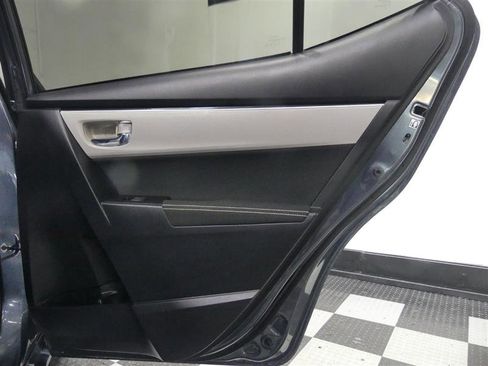 Used 2019 Toyota Corolla LE image 24