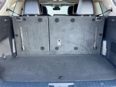 Used 2021 Toyota Highlander XLE image 30