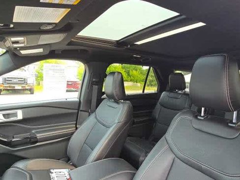 Used 2023 Ford Explorer ST w/ Equipment Group 401A AWD/4WD image 10