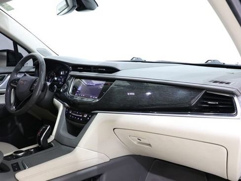 Used 2021 Cadillac XT6 Premium Luxury AWD/4WD image 14