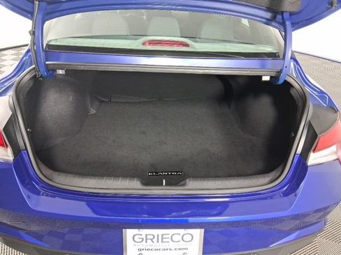 Used 2023 Hyundai Elantra SEL w/ Cargo Package FWD image 11