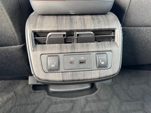 Used 2024 Nissan Ariya AWD image 11