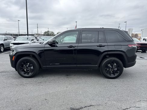 New 2026 Jeep Grand Cherokee Altitude image 7