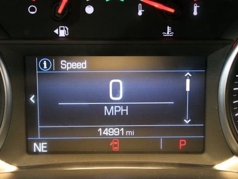 Used 2023 GMC Acadia SLE image 27