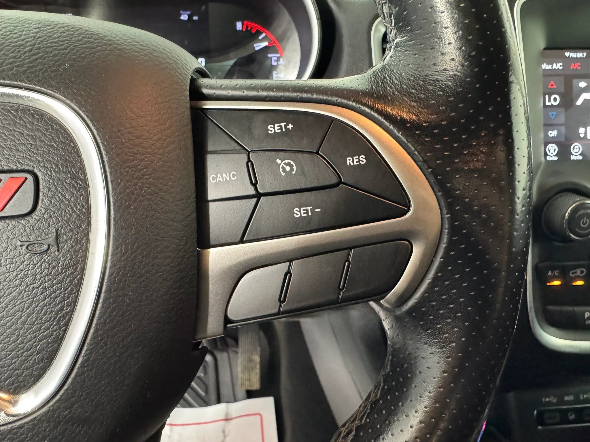 Used 2020 Dodge Durango SXT AWD/4WD image 16