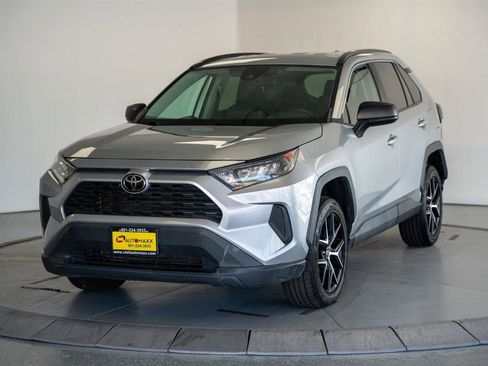Used 2021 Toyota RAV4 LE AWD/4WD image 3