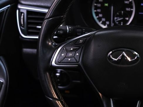 Used 2018 INFINITI QX30 Premium w/ Cargo Package image 18