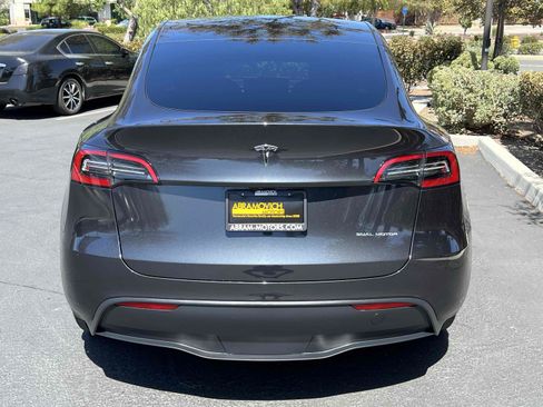 Used 2025 Tesla Model Y Long Range AWD/4WD image 19