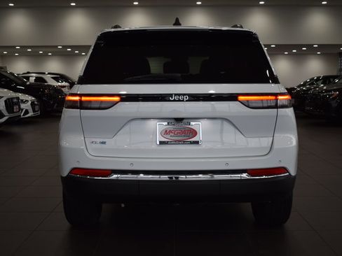 Used 2024 Jeep Grand Cherokee Limited 4xe image 10