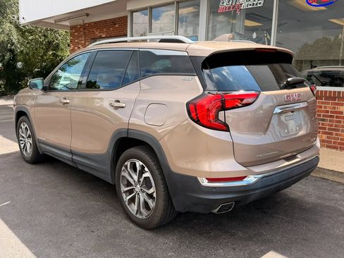 Used 2018 GMC Terrain SLT w/ Preferred Package AWD/4WD image 4