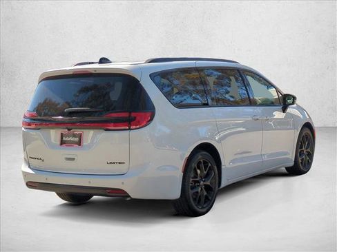 New 2026 Chrysler Pacifica Limited image 2