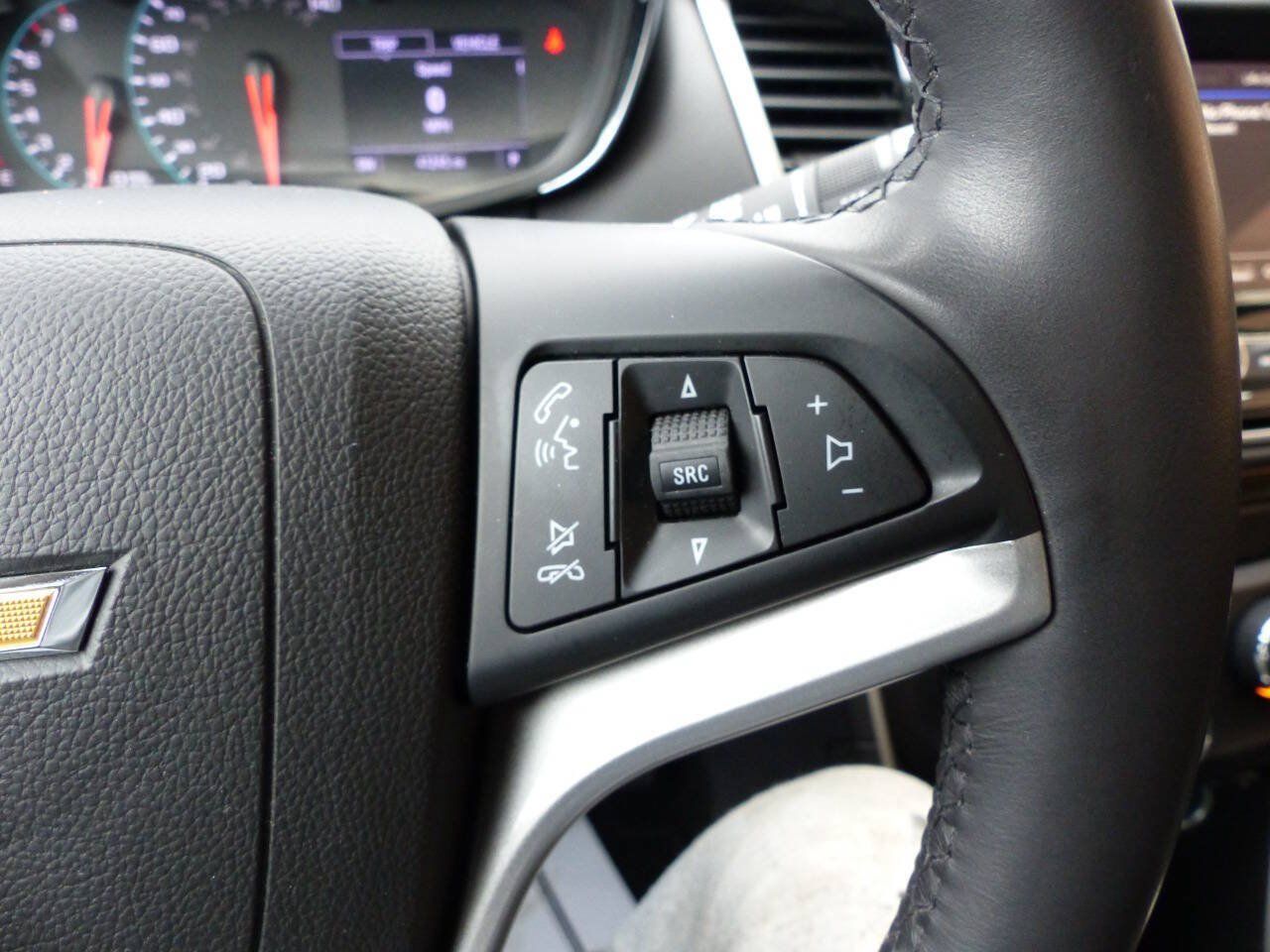 Used 2019 Chevrolet Trax LT w/ LT Convenience Package FWD image 24