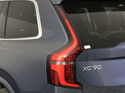 New 2026 Volvo XC90 T8 Ultra w/ Protection Package Premier AWD/4WD image 15